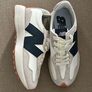 Women's Size 9 New Balance 327 Sneakers - New